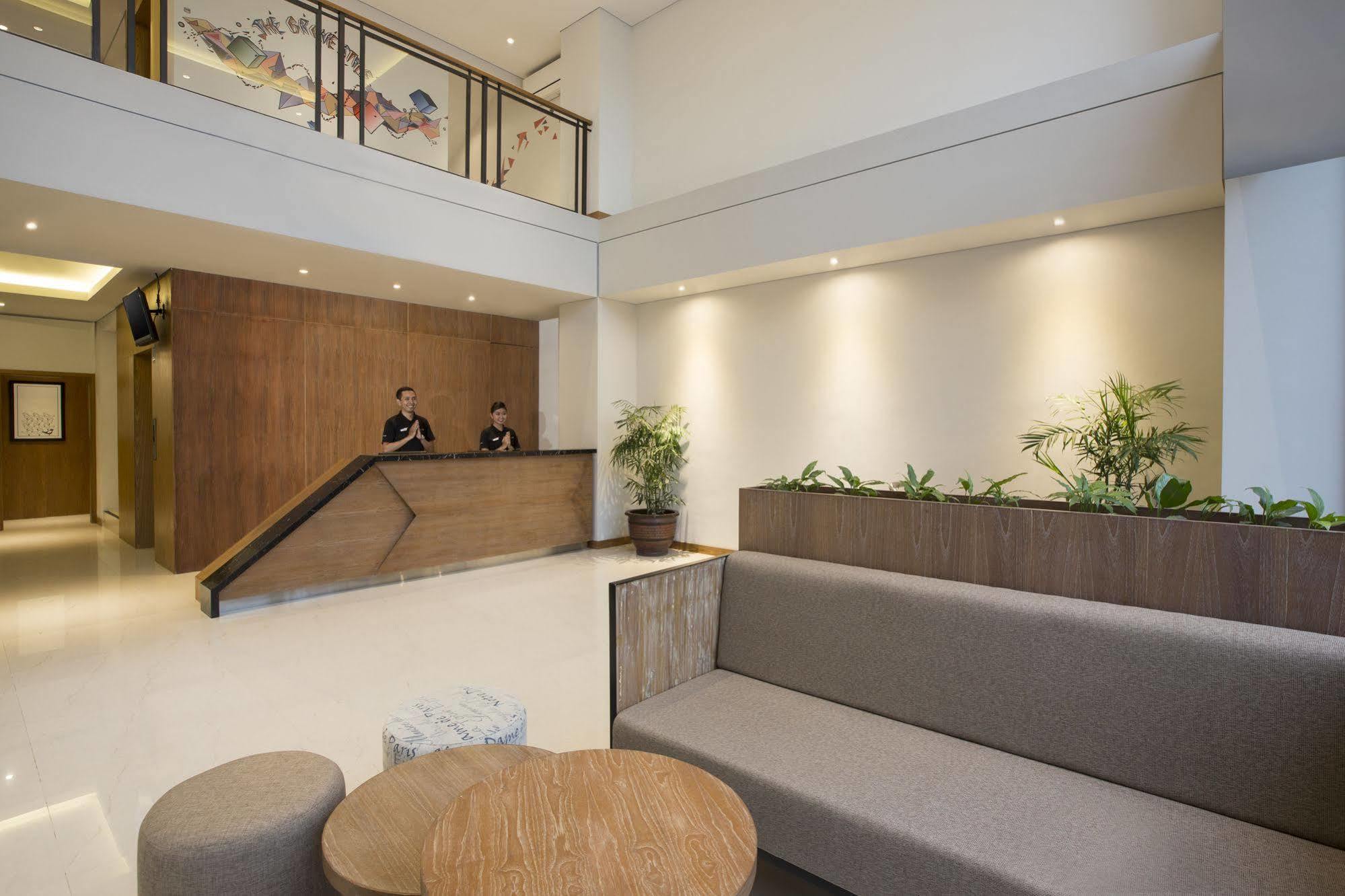 Yellow Star Gejayan Hotel Γιογκιακάρτα Εξωτερικό φωτογραφία